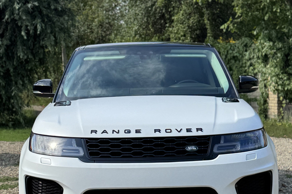 Range Rover Sport L494 2018–2022: montáž body kitu SVR – naše realizácie Fotografia 19