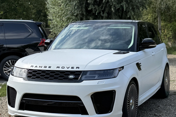 Range Rover Sport L494 2018–2022: montáž body kitu SVR – naše realizácie Fotografia 18