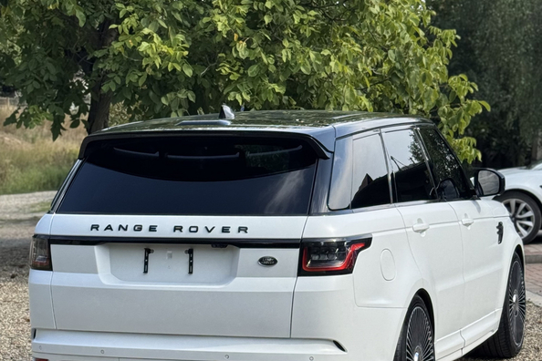 Range Rover Sport L494 2018–2022: montáž body kitu SVR – naše realizácie Fotografia 13