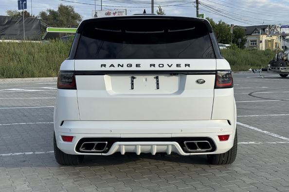 Range Rover Sport L494 2018–2022: montáž body kitu SVR – naše realizácie Fotografia 10