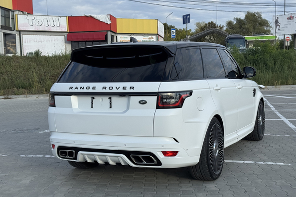 Range Rover Sport L494 2018–2022: montáž body kitu SVR – naše realizácie Fotografia 9