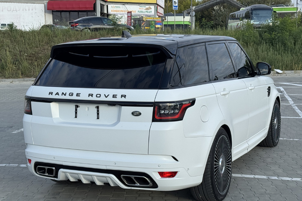 Range Rover Sport L494 2018–2022: montáž body kitu SVR – naše realizácie Fotografia 8