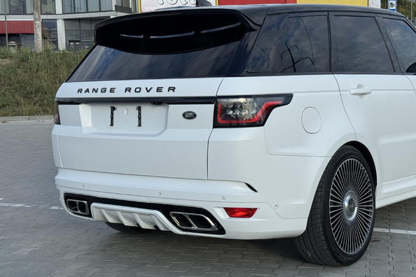 Range Rover Sport L494 2018–2022: montáž body kitu SVR – naše realizácie Fotografia 7