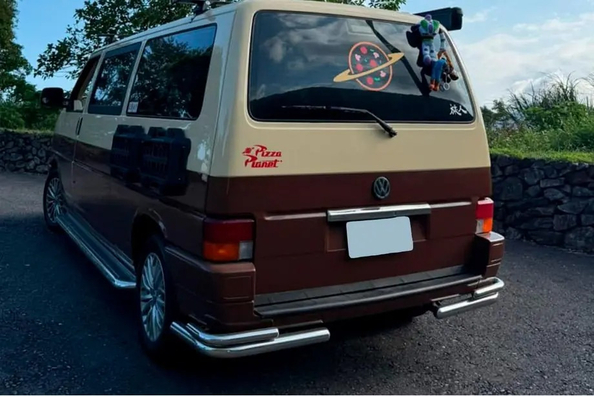 Volkswagen T4 na kemping a do terénu: montáž prednej ochrany, bočných prahov a zadných rohov Fotografia 16