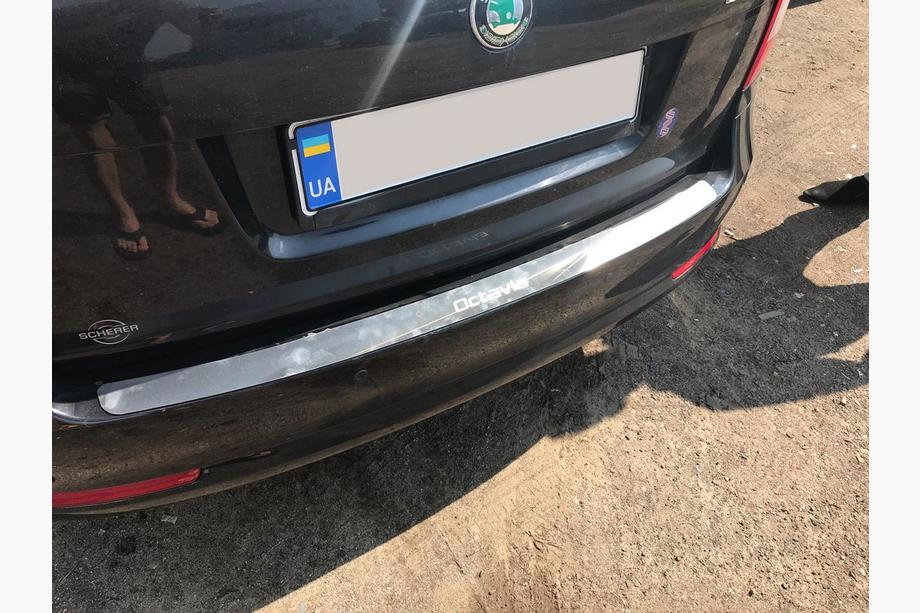 Skoda Octavia II A5 2010–2013 Nerezová lišta na zadný nárazník Nataniko Kombi Fotografia 3