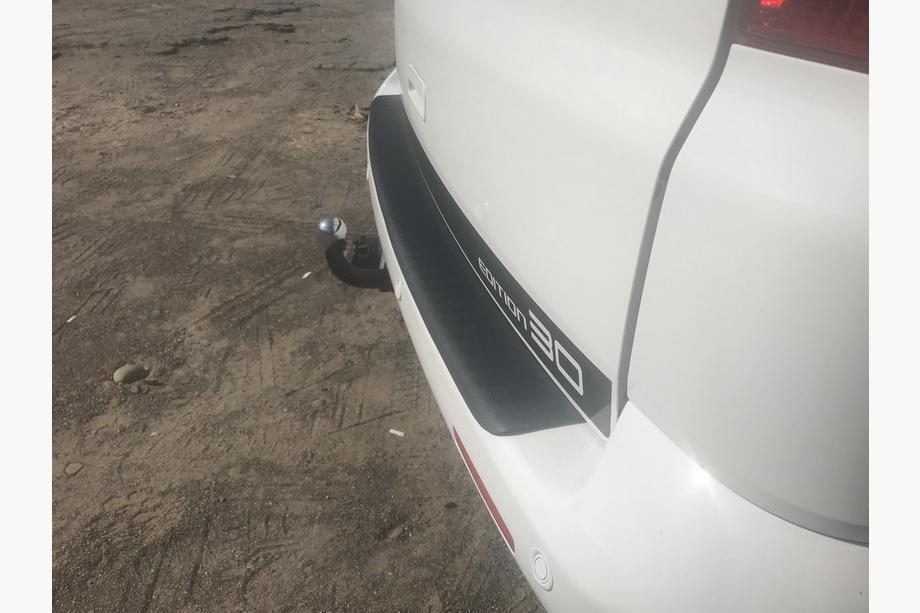 Volkswagen T5 Caravelle 2004–2010 Kryt zadného nárazníka s ohybom (ABS plast) Lesklá Fotografia 4