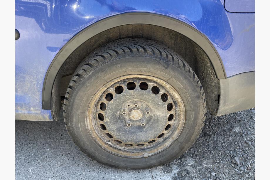 Volkswagen Caddy 2004–2010 Lemy blatníkov (matná čierna) Krátky rázvor, 2 posuvné dvere (kov) Fotografia 8