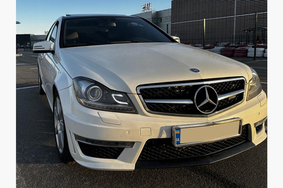 Mercedes trieda C W204 2007–2015 Kompletný bodykit S63 AMG Image