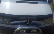 Mercedes Sprinter W901/902/903/904/905 1995–2006 Nerezové lišty na masku chladiča (1995-2000, 12 dielov) fotografia 3