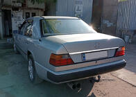 Mercedes E-trieda W124 1984–1997 Nerezová lišta na hranu veka kufra fotografia 2