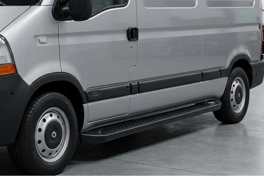 Nissan Interstar 2002–2010 Bočné nášľapy Allmond Black (2 ks, hliník) Image