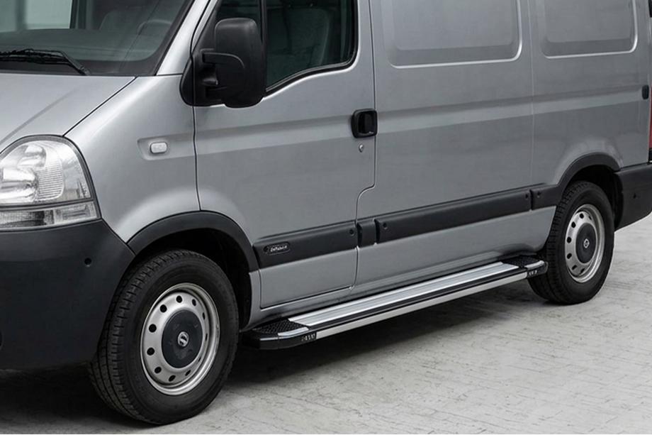 Nissan Interstar 2002–2010 Bočné nášľapy Rainbow (2 ks, hliník) Image