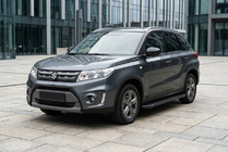 Suzuki Vitara 2015– Bočné nášľapy Allmond Black (2 ks, hliník) fotografia 1