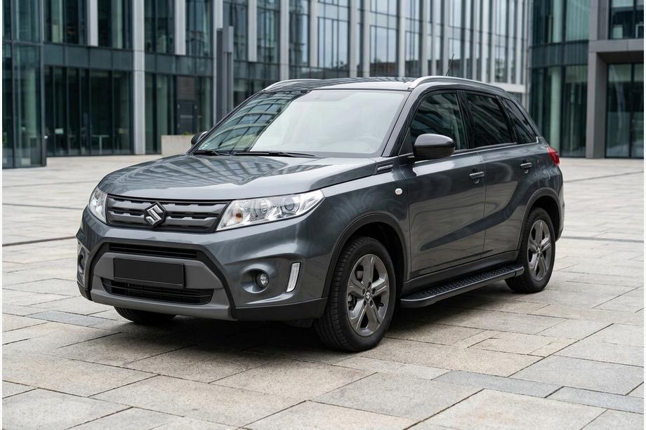 Suzuki Vitara 2015– Bočné nášľapy Allmond Black (2 ks, hliník) Image