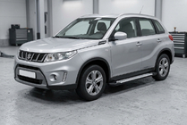 Suzuki Vitara 2015– Bočné nášľapy Allmond Grey (2 ks, hliník) fotografia 1