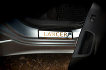 Mitsubishi Lancer X 2008– Kryty prahov z nerezu (Carmos, 4 ks) fotografia 3