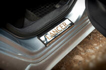 Mitsubishi Lancer X 2008– Kryty prahov z nerezu (Carmos, 4 ks) fotografia 4
