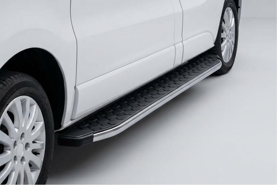 Opel Vivaro 2015–2019 Bočné nášľapy BlackLine (2 ks, hliník) Image
