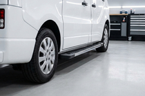 Renault Trafic 2015– Bočné nášľapy RedLine V1 (2 ks, hliník) fotografia 1