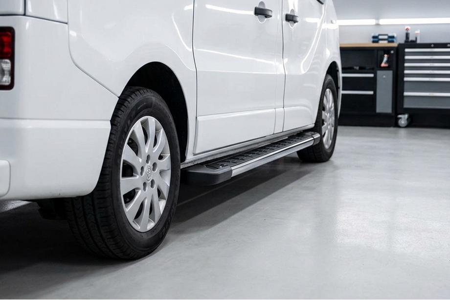 Renault Trafic 2015– Bočné nášľapy RedLine V1 (2 ks, hliník) Image