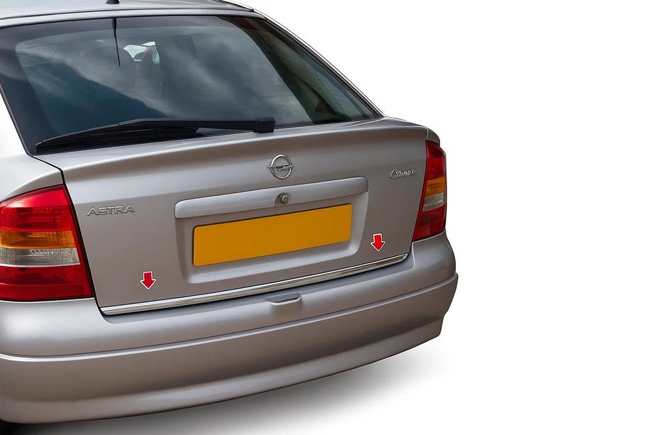 Opel Astra G Classic 1998–2012 Ochranná lišta hrany kufra (nerez) OmsaLine – talianska nehrdzavejúca oceľ Image