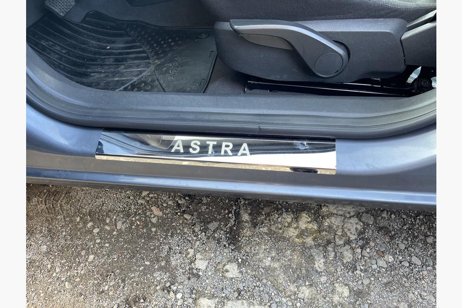 Opel Astra H 2004–2013 Kryty prahov Carmos V1 (4 ks, oceľ) Image