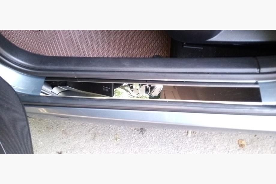 Peugeot 307 2001–2008 Kryty prahov Carmos V1 (4 ks, oceľ) Fotografia 3