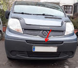 Renault Trafic 2001–2015 Zimná stredná krytka masky (nad ŠPZ) 2001-2007, matná fotografia 1