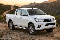 Toyota Hilux 2015– Bočné nášľapy Line (2 ks, hliník) fotografia 1