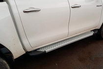 Toyota Hilux 2015– Bočné nášľapy Allmond Grey (2 ks, hliník) fotografia 8