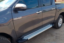 Toyota Hilux 2015– Bočné nášľapy Allmond Grey (2 ks, hliník) fotografia 9