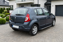 Renault Sandero 2007–2013 Bočné prahy Maya V1 (2 ks, hliník) fotografia 1