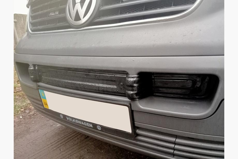 Volkswagen T5 Transporter 2003–2010 Spodný kryt mriežky (plný) Lesklá Image