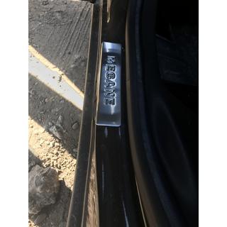 Nerezové kryty prahov OmsaLine (4 ks) Renault Megane III 2009–2016 fotografia 4