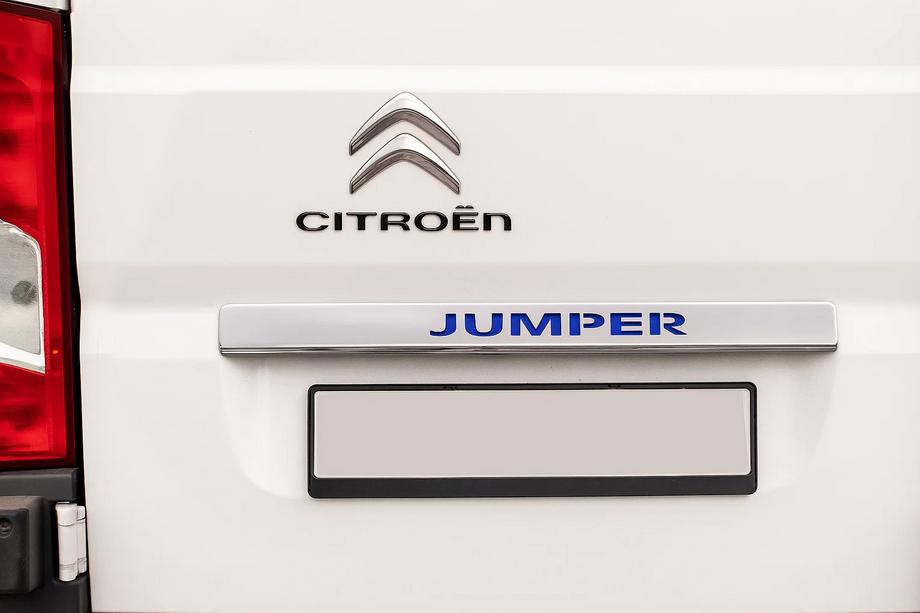 Citroen Jumper 2007–2025 Chrómová lišta nad ŠPZ s modrým LED (nerez) Image