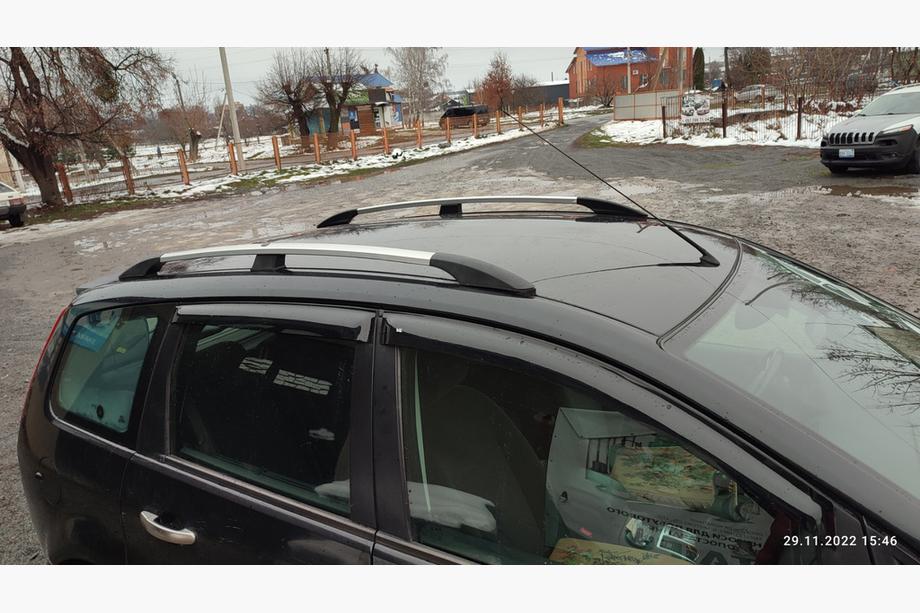 Ford C-Max 2004–2010 Chrómové strešné lyžiny Image