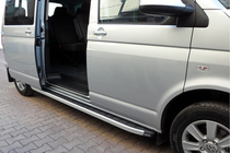 Volkswagen T4 Caravelle/Multivan 1990–2003 Bočné nášľapy Fullmond (2 ks, hliník) Dlhý rázvor fotografia 1