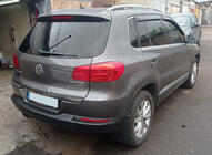 Volkswagen Tiguan 2007–2016 Nerezová lišta hrany kufra fotografia 4