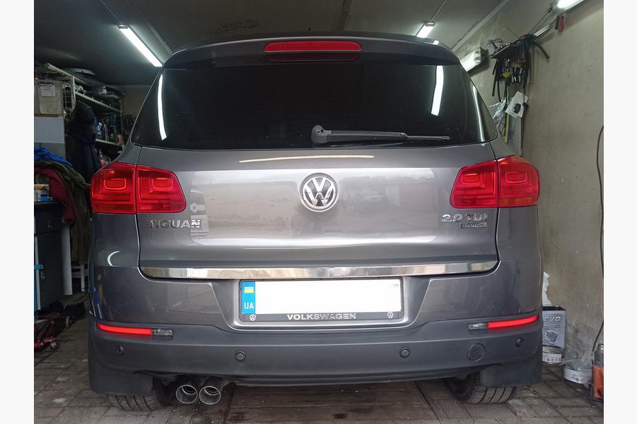 Volkswagen Tiguan 2007–2016 Nerezová lišta hrany kufra Image