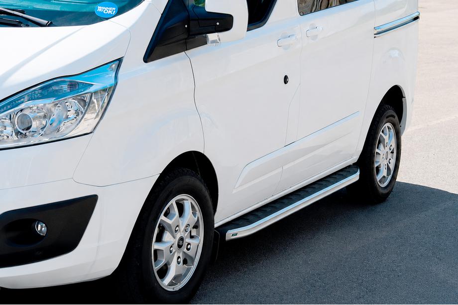Ford Custom 2013–2022 Bočné nášľapy Fullmond (2 ks, hliník) Image