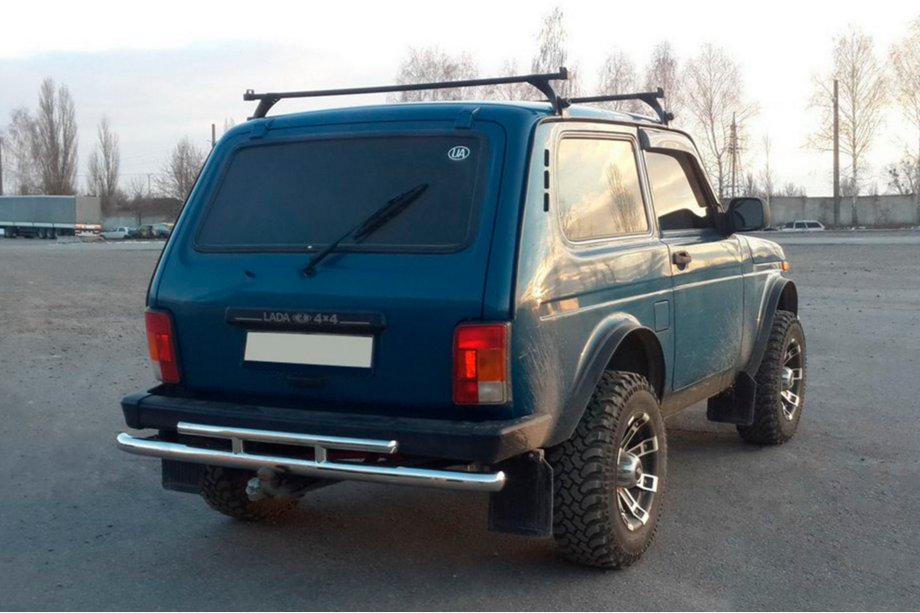 Lada Niva a Urban 1977– Zadný ochranný rám AK002 double Image