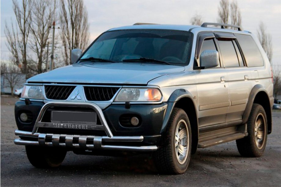Mitsubishi Pajero Sport 1996–2007 Predný ochranný rám ST015↗WT (nerez) Image