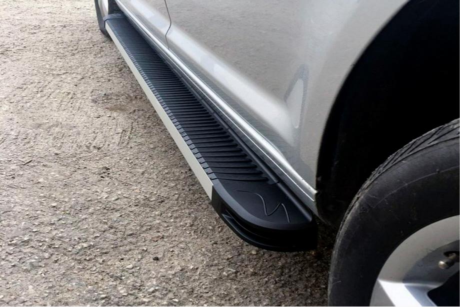 Volkswagen Caddy 2010–2015 Bočné nášľapy MAYA (2 ks, hliník) Štandardná základňa Image