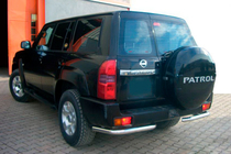Nissan Patrol Y61 1997–2011 Zadné rohové diely AK003 (2 ks, nerez) fotografia 1