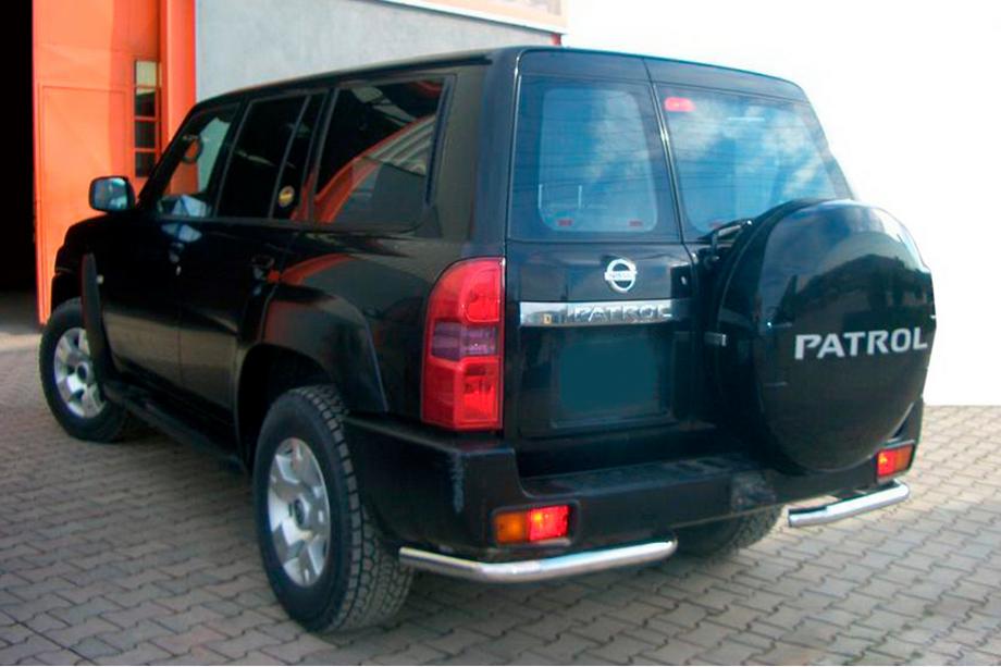 Nissan Patrol Y61 1997–2011 Zadné rohové diely AK003 (2 ks, nerez) Image