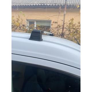Strešné priečniky do originálnych montážnych bodov, uzamykateľné na kľúč (2 ks) Ford Courier 2014–2023 fotografia 3