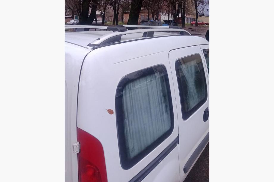 Renault Kangoo 1998–2008 Strešné lyžiny Skyport (matná sivá) Image