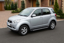 Daihatsu Terios 2006–2017 Bočné prahy Maya V1 (2 ks, hliník) fotografia 1