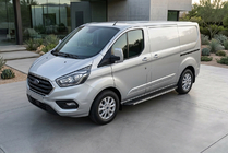 Ford Custom 2013–2022 Bočné nášľapy Maya (2 ks, hliník) fotografia 1