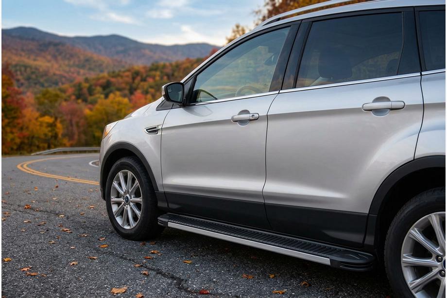 Ford Kuga/Escape 2013–2019 Bočné nášľapy Maya V1 (2 ks, hliník) Image